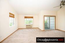 Witam Panstwa! Polecam do kupna condo W Silverstone Lake w Carpentersville!