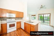 Witam Panstwa! Polecam do kupna condo W Silverstone Lake w Carpentersville!