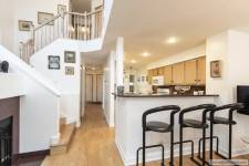 Townhouse w Des Plaines. 3 sypialnie, 2.5 łazienki.