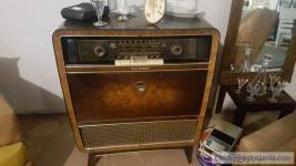 Radio Grunding z gramofonem