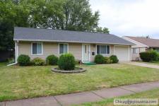 Great three bedrooms, one bath house in Streamwood.