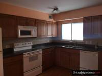 2 bed/1 bath condo for rent in Bay Colony complex Des Plaines.
