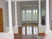 Apt for rent in Old Town!