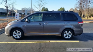 2011 Toyota Sienna LE 3.5L 8 passengers FWD