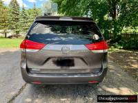 2011 Toyota sienna LE Minivan 4D