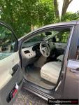 2011 Toyota sienna LE Minivan 4D