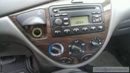 Ford Focus Sedan 2000 rok