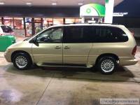 2000 Chrysler Town And Country LXI