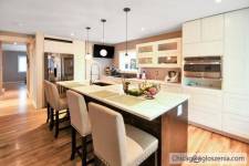 3 Beds 3 Baths House