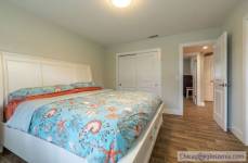 Better than new!!! 2 bed/2 bath/2 car garage plus den/office.