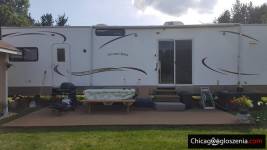 RV TRAILER