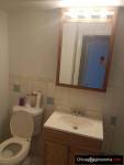 Odnowiony dwu-sypialnowy garden apartment