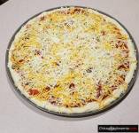 Domowe pyszne pizze.