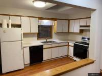 For rent 2 bedroom, 1.5 bath, 3rd floor,