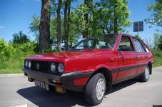 Sprzedam polonez 1.5 fabryczny stan