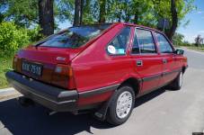 Sprzedam polonez 1.5 fabryczny stan